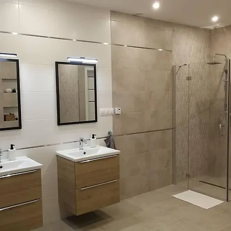 וילה Corvus - Dom Apartamentowy